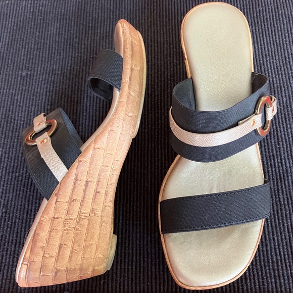 Italian Shoemakers wedge sandals size 7.5 / 8 - Black, beige, gold - Picture 1 of 5
